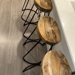 WOODEN STOOLS 