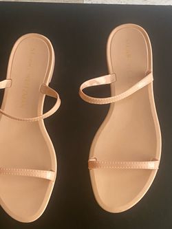 Gorgeous STUART WEITZMAN Sandals size 9 great brand perfect for wear this summer $35