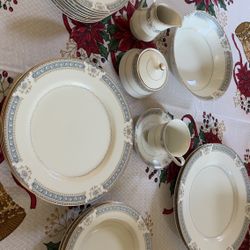 46 Pc Service for 8 Place Setting Mikasa Lexington Fine Ivory China L2808 Like New