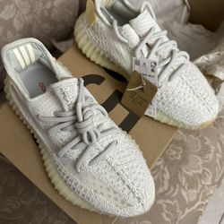 Yeezy Boost 350 V2 Light