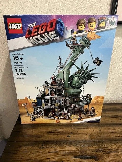LEGO 70840 Lego Movie 2: Welcome to Apocalypseburg! New Factory Sealed
