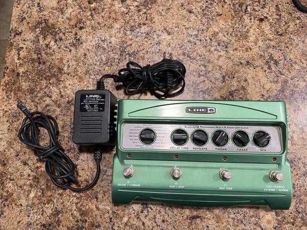 Line 6 DL4 Stompbox Delay Modeler Guitar Effects Pedal