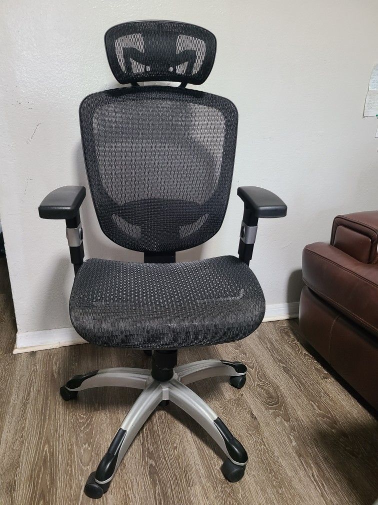 Ergonomic Office desk chair -- MOVING SALE‼️ Orlando