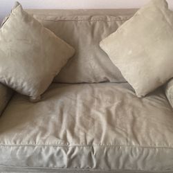 Couch With Pull Out Bed