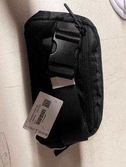 Lululemon “Everywhere Belt