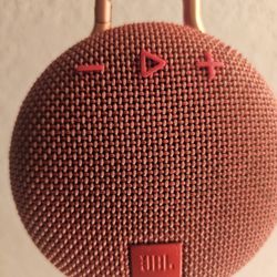 JBLCLIP3 Bluetooth Speaker. LIKE NEW LOUD