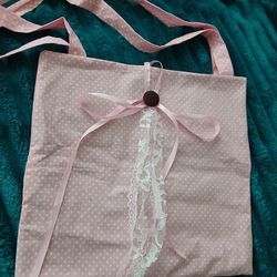 Chic polka dot tote bag