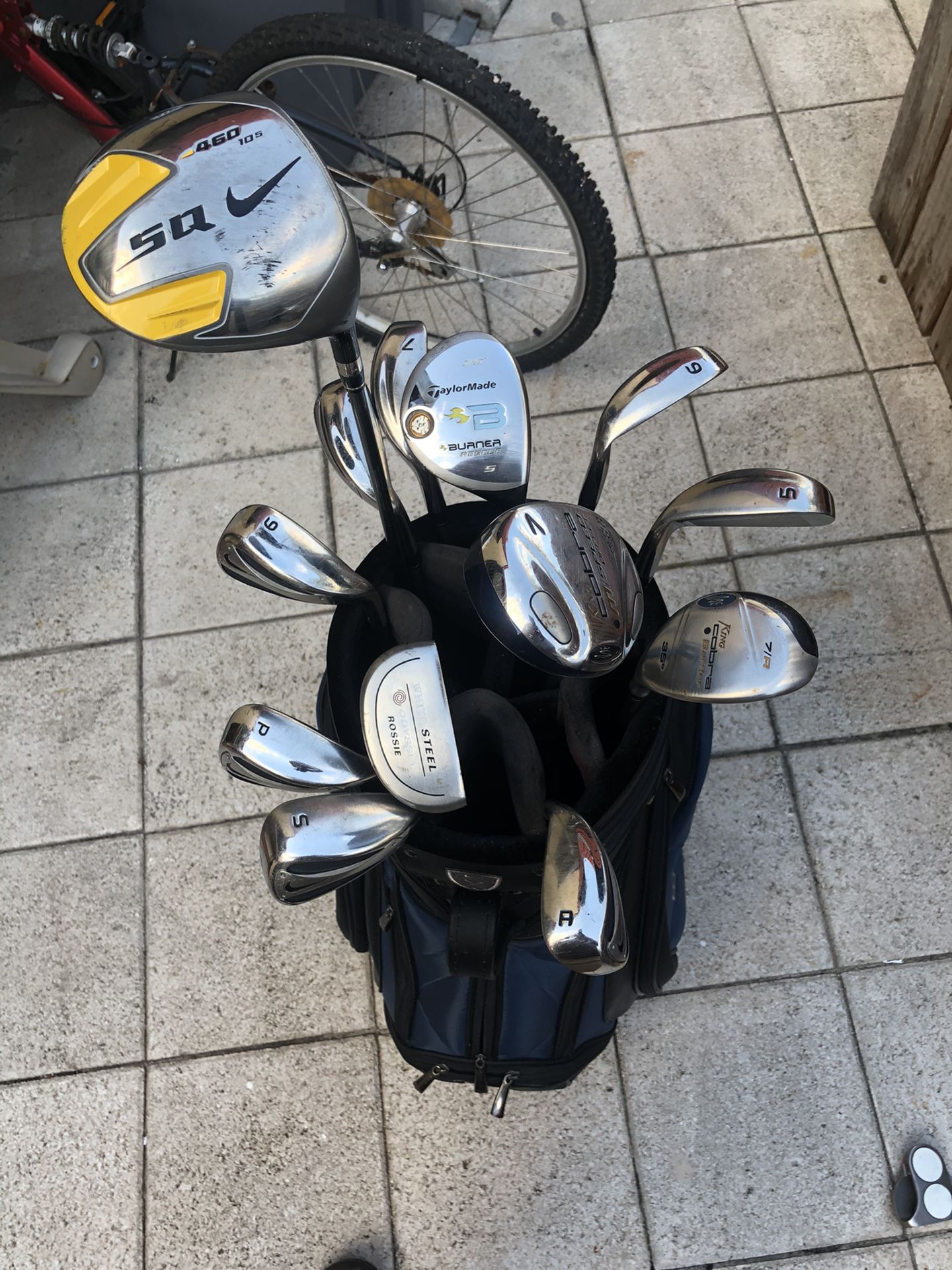 Lady’s Golf Clubs & Bag