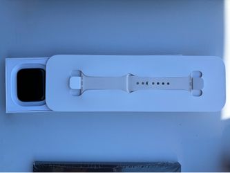 Apple Watch SE (2nd Gen) 44mm – Excellent Condition, Unlocked
