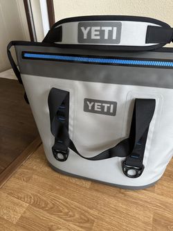 YETI Hopper Two 20 Soft-Sided Cooler: Fog Gray/Tahoe Blue *Excellent  Condition*