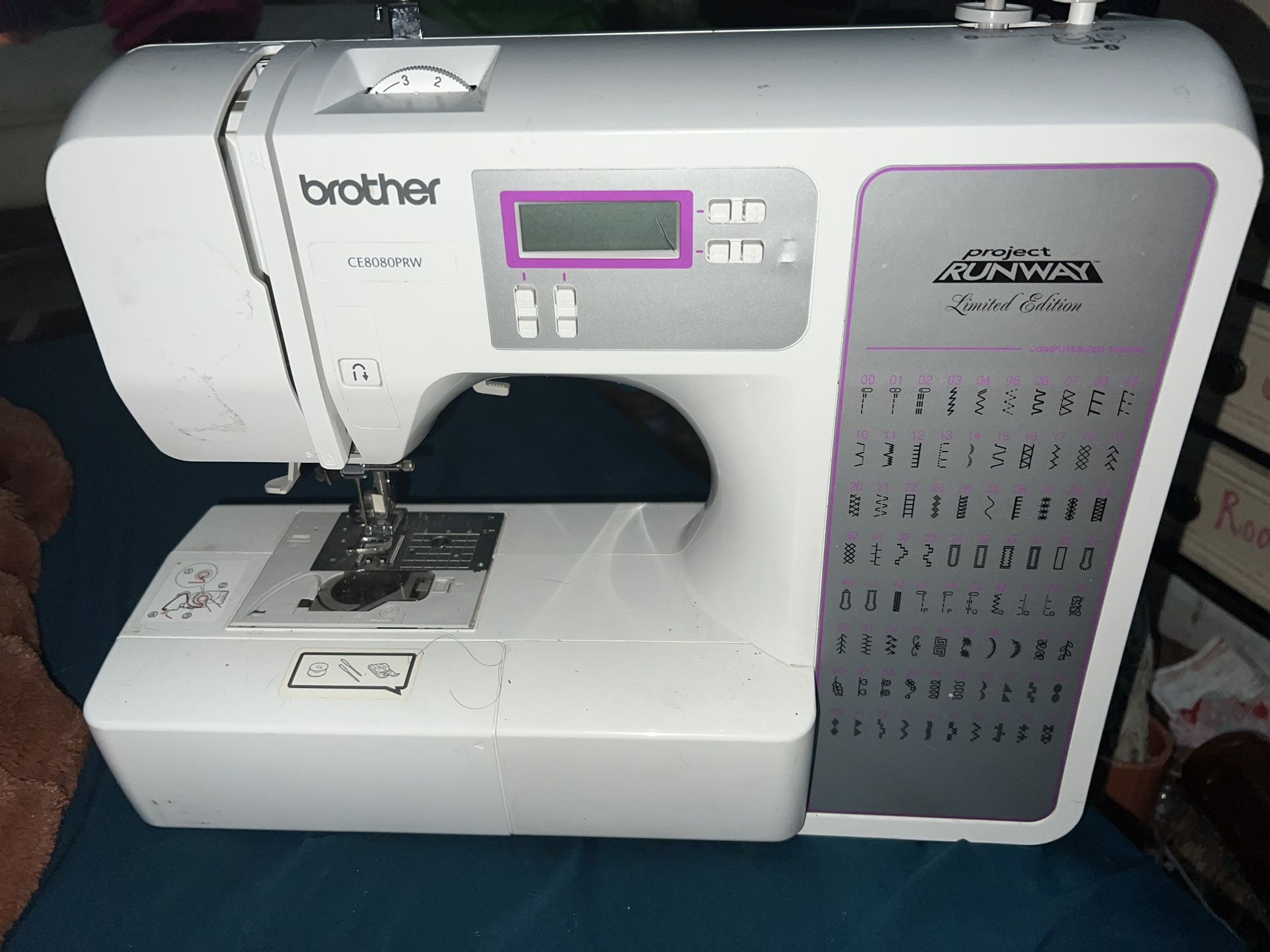 Brother Project Runway CS8800PRW 80-Stitch