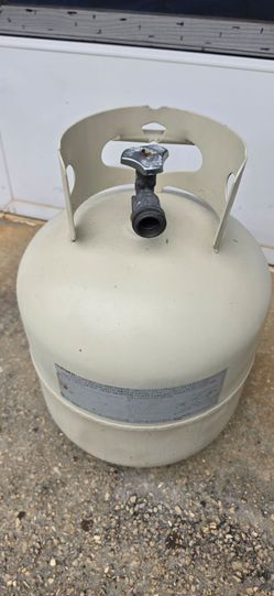 empty propane tank TW.18