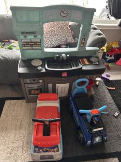 Kitchen And Two Paw Patrol Car 