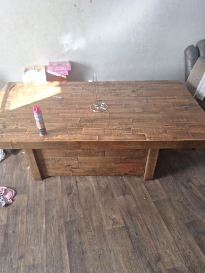 KITCHEN TABLE 
