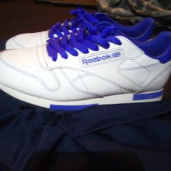 Size 7.5 Blue and White Reebok's(Mid Condition)