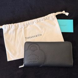 Please Return To Tiffany & Co. New York Heart Locket Card Case Zip Long Wallet