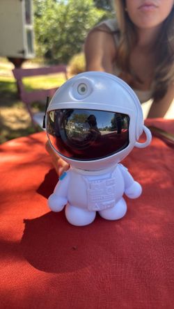 Projection astronaut light