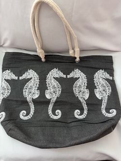BEACH TOTES