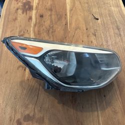 2014-2019 KIA SOUL RIGHT PASSENGER SIDE HEADLIGHT LIGHT HALOGEN 92102-B2 OEM 14