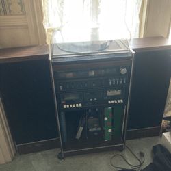 Realistic Belt Drive Automatic Turntable System 200