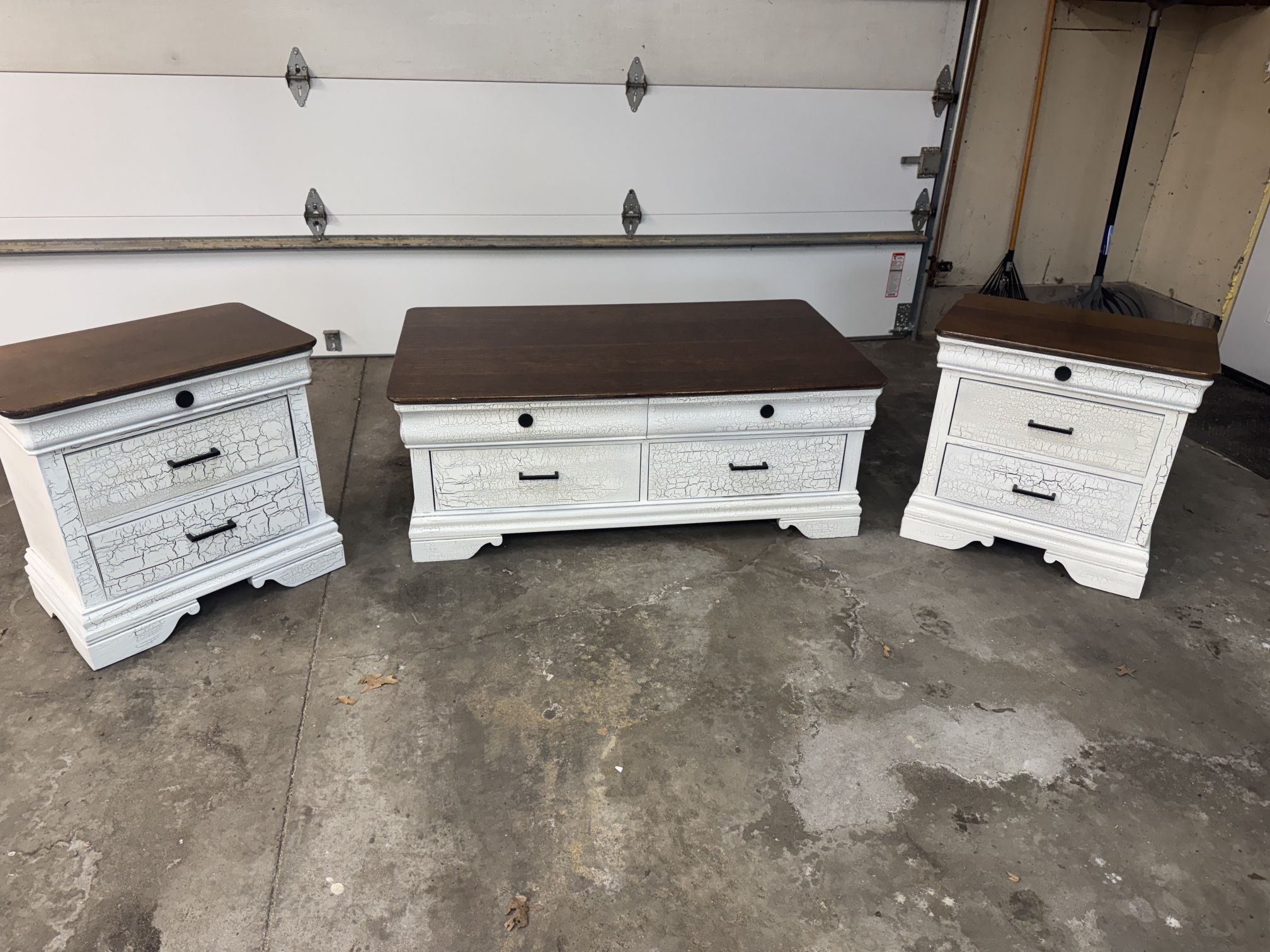 Farmhouse Style Coffee Table And End Tables