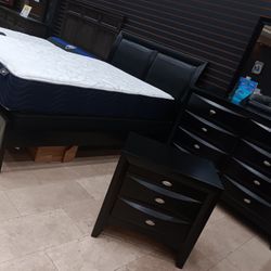*Weekly Feature*---Emily Black Classic Wood Bedroom Sets---From $599---Delivery And Financing👍