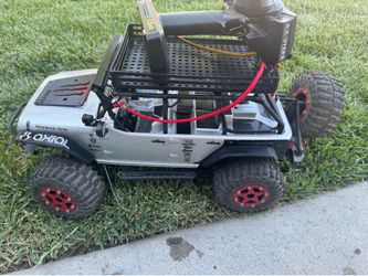 Axial RC JK 1/10 scale rock crawler