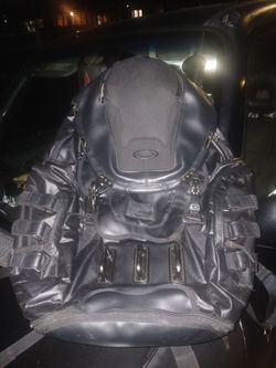 Oakley  kitchen sink back pack