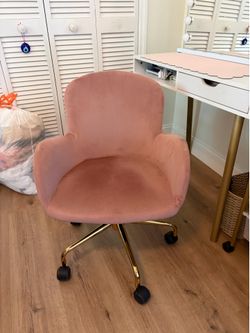 Pink/gold rolling chair