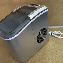 Frigidaire Portable Ice Maker