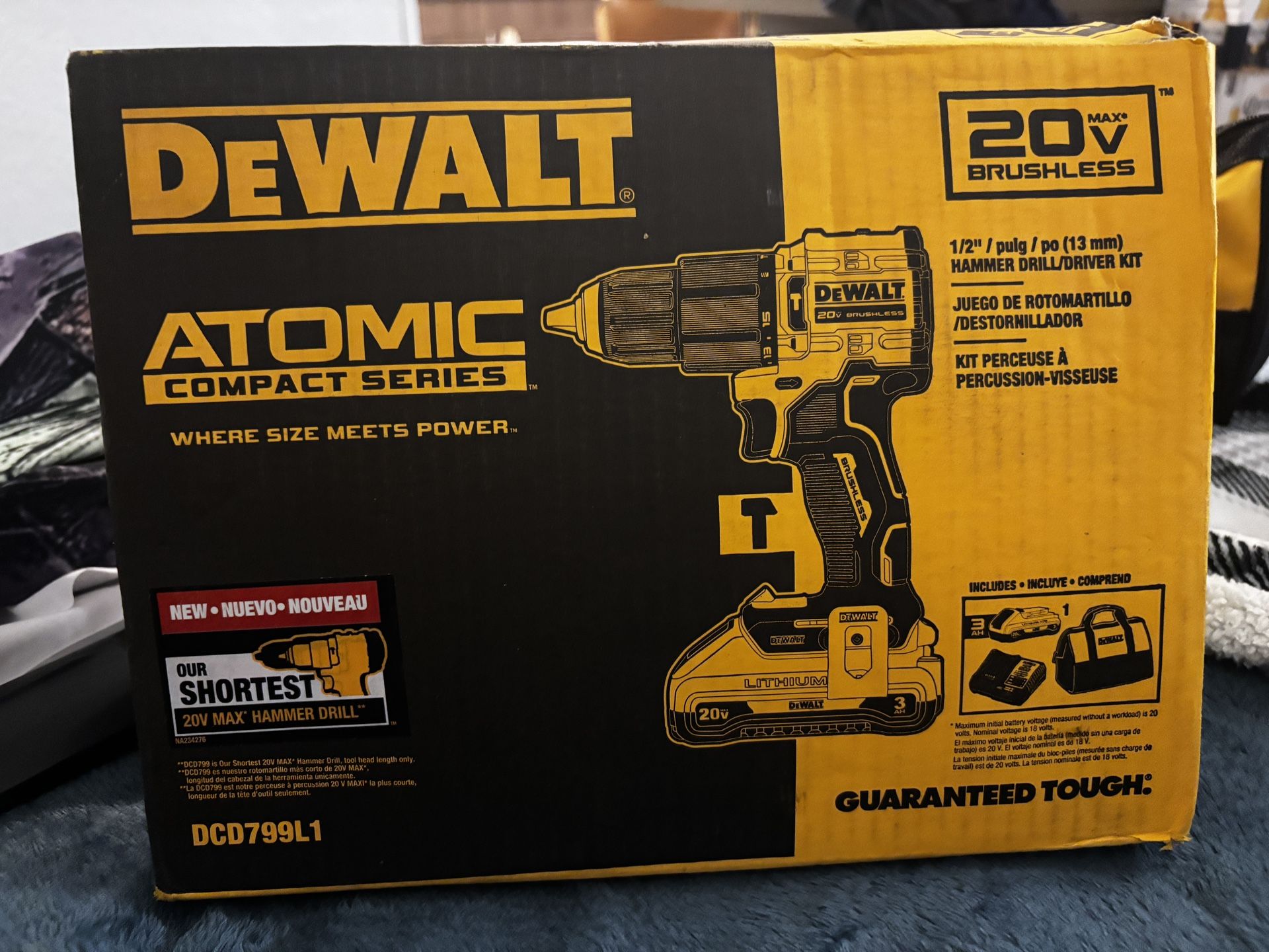 DEWALT ATOMIC 20-Volt Lithium-Ion Cordless 1/2 in. Compact Hammer Drill with 3.0Ah Battery, Charger