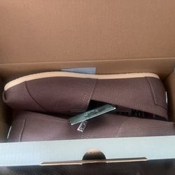 Toms Shoes
