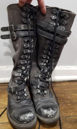 17 Eyelet Gray Boots
