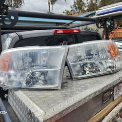 09 Dodge Ram 1500 Headlights