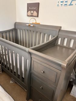 baby crib