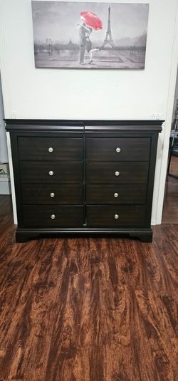 10 drawer dresser and nightstand