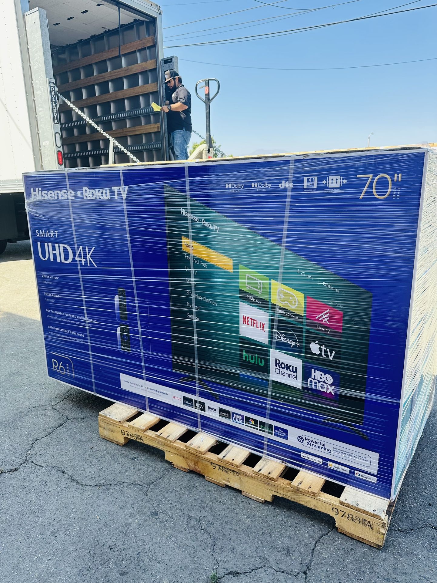 70” Hisense ROKU TV 