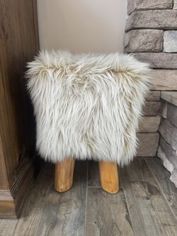 Ottomon/Foot Stool