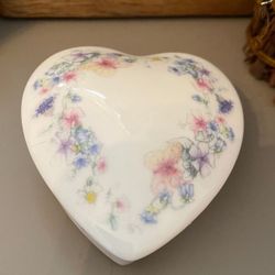 Wedgewood Heart Trinket