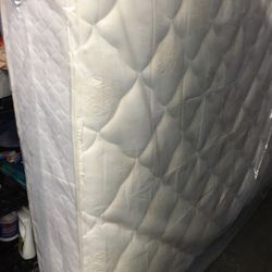 Queen size thick mattress and box spring sir. I can also deliver