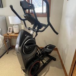 BowFlex Max Trainer M8 