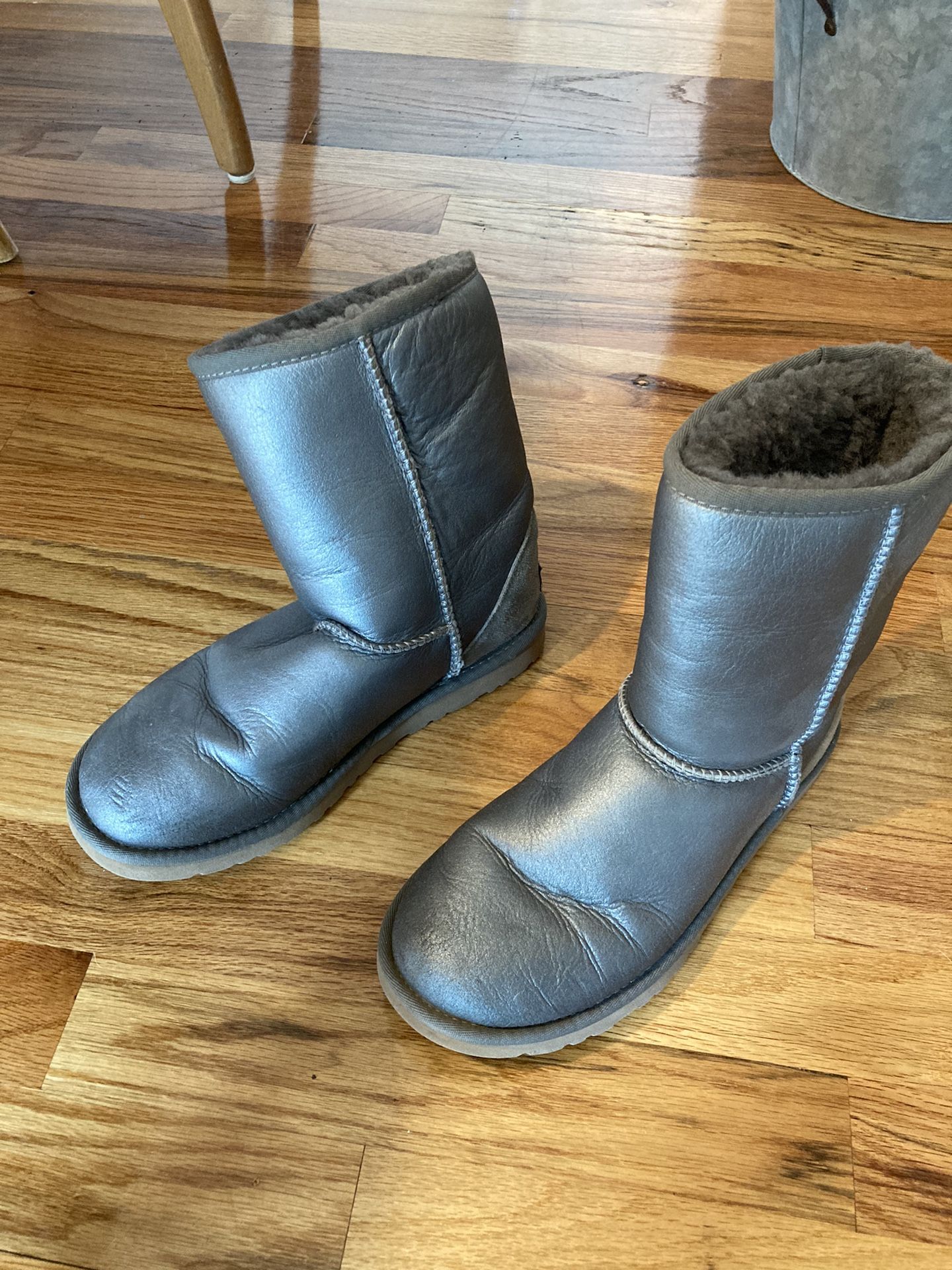 UGG Classic Short Metallic Silver Size 6