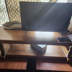 Table And 2 End Table Set