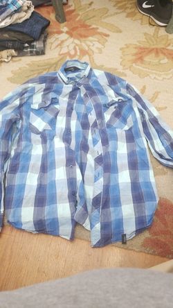 Button-down men shirt size xl