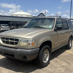 2000 Ford Explorer 