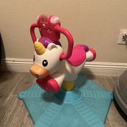 Bounce and spin unicorn toy