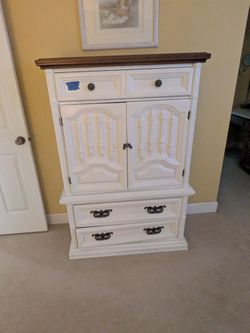 Chest of drawers