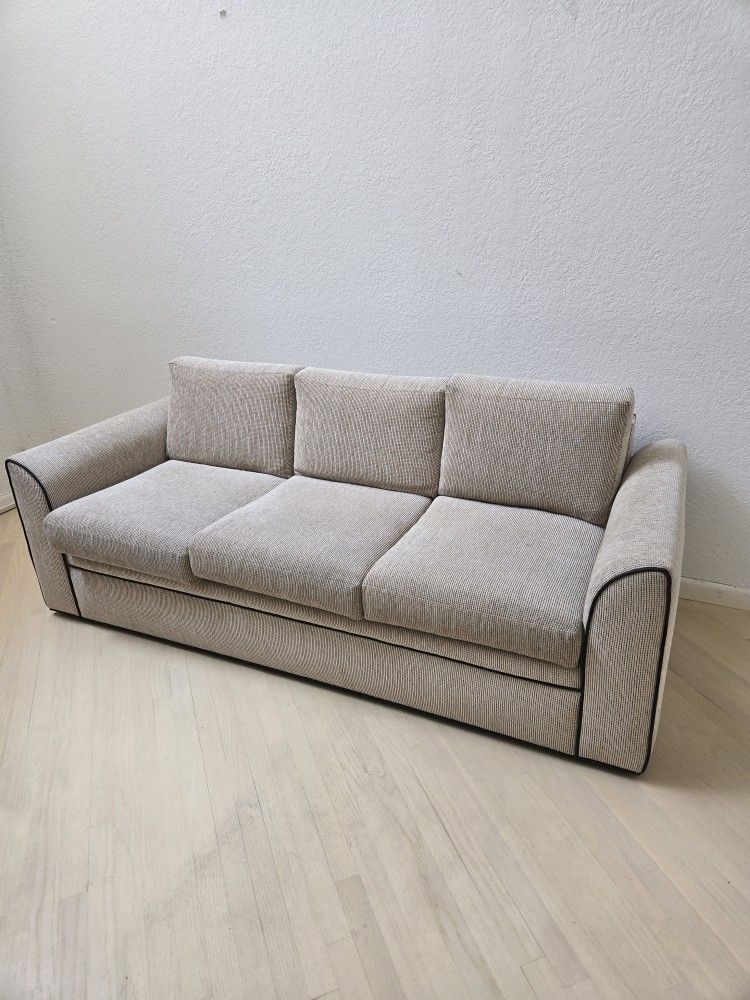 Pull Out Sleeper Couch