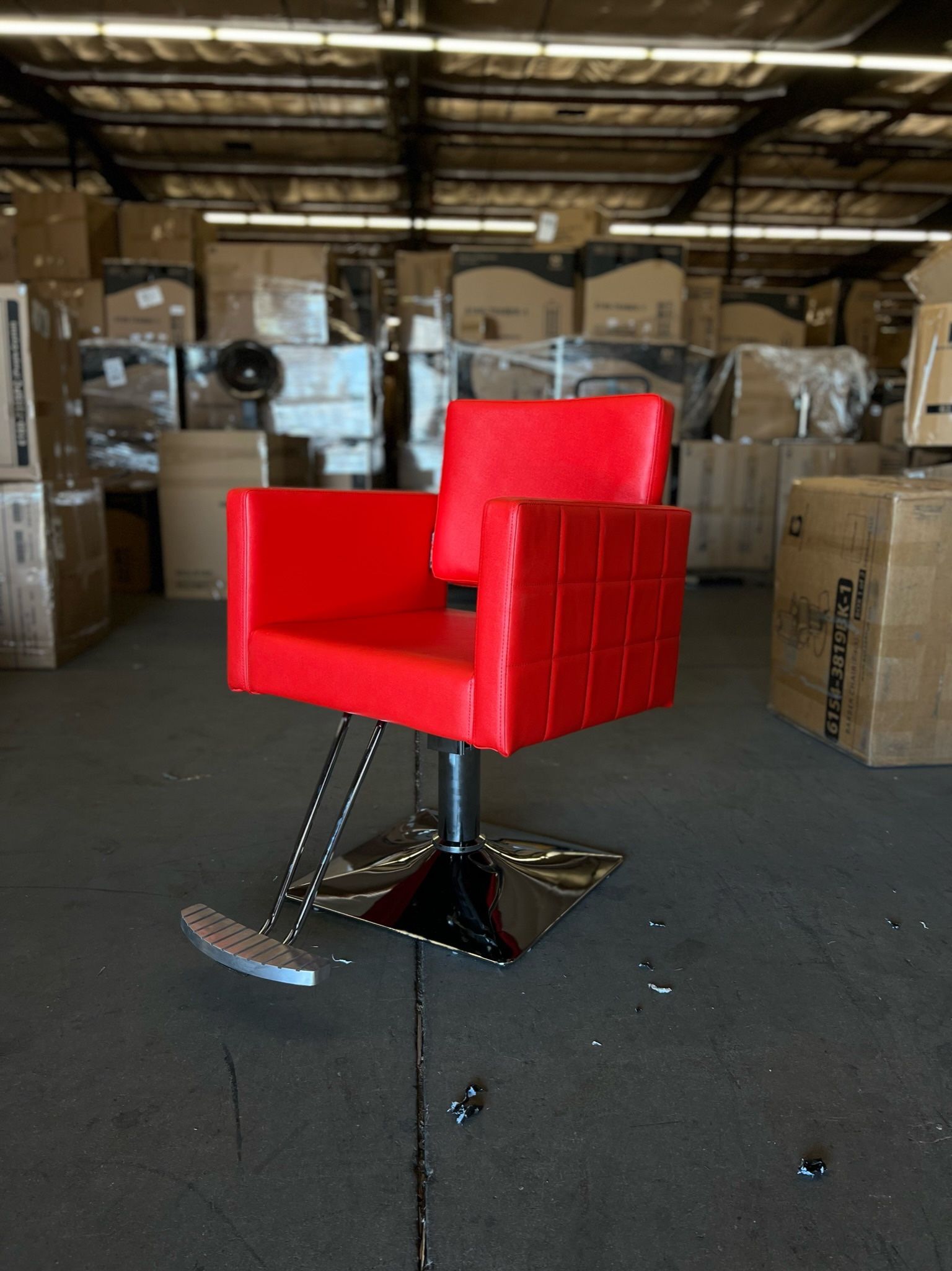 Red Rich Modern Salon Chair Hydraulic Beauty Equipment 8821