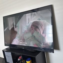 55 Inch TCL Tv W/ Remote 
